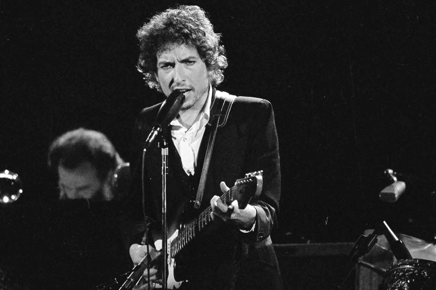 Bob Dylan sells entire song catalog to Universal Music