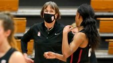 Stanford coach Tara VanDerveer surpasses Pat Summitt for most victories in Division I women's basketball with 1,099