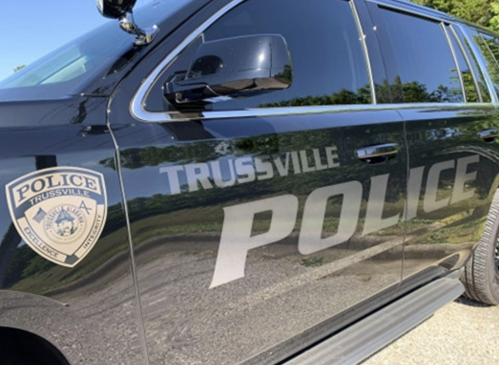 BREAKING: Trussville police officer involved in head-on collision