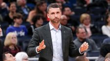 Timberwolves fire coach Ryan Saunders; Minnesota to hire Chris Finch away from Raptors, per report