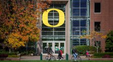 University of Oregon urges students not to travel over spring break