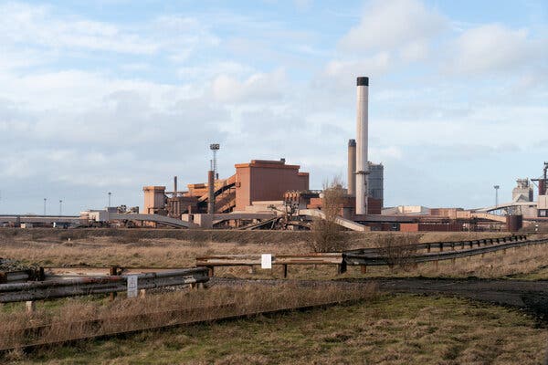 Plans to build an electric plant near a former steel mill include equipment to remove carbon dioxide from the plant’s exhaust.
