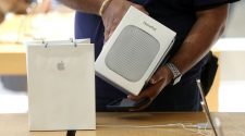 Apple's Giving Up on Its Original HomePod Smart Speaker