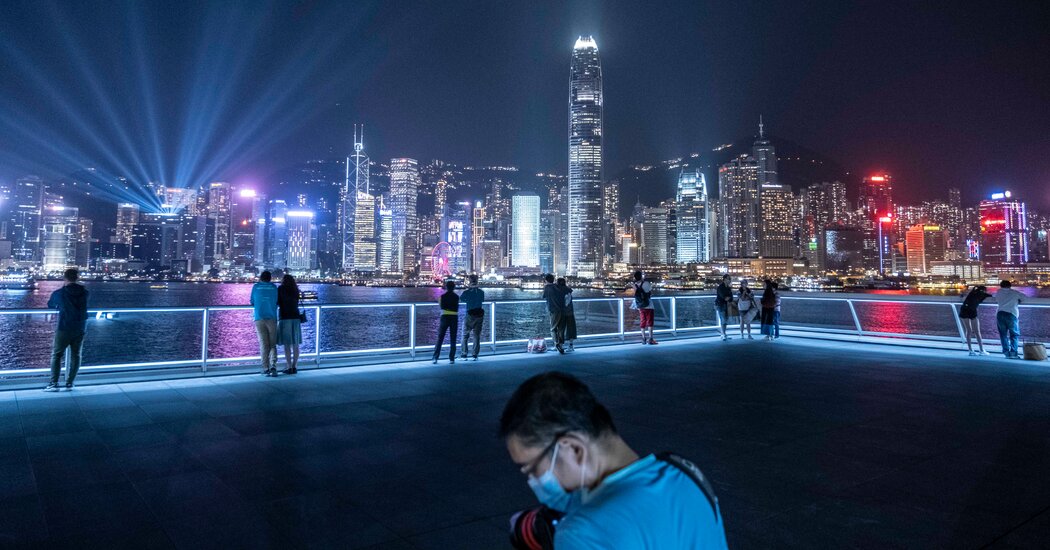 With a Big Tax Break, Hong Kong Tries to Soothe the Rich