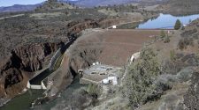 Water crisis deepens on California-Oregon line