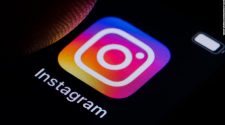 Instagram users in Russia are told service will cease at midnight