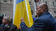 Mayor, dignitaries raise Ukrainian flag in support of embattled country in Lower Manhattan