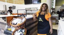Health, housing and hope: Owner of new South Loop smoothie shop offers jobs for people experiencing homelessness