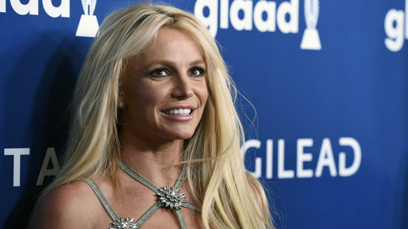 Britney Spears and fiancé Sam Asghari announce pregnancy loss : NPR