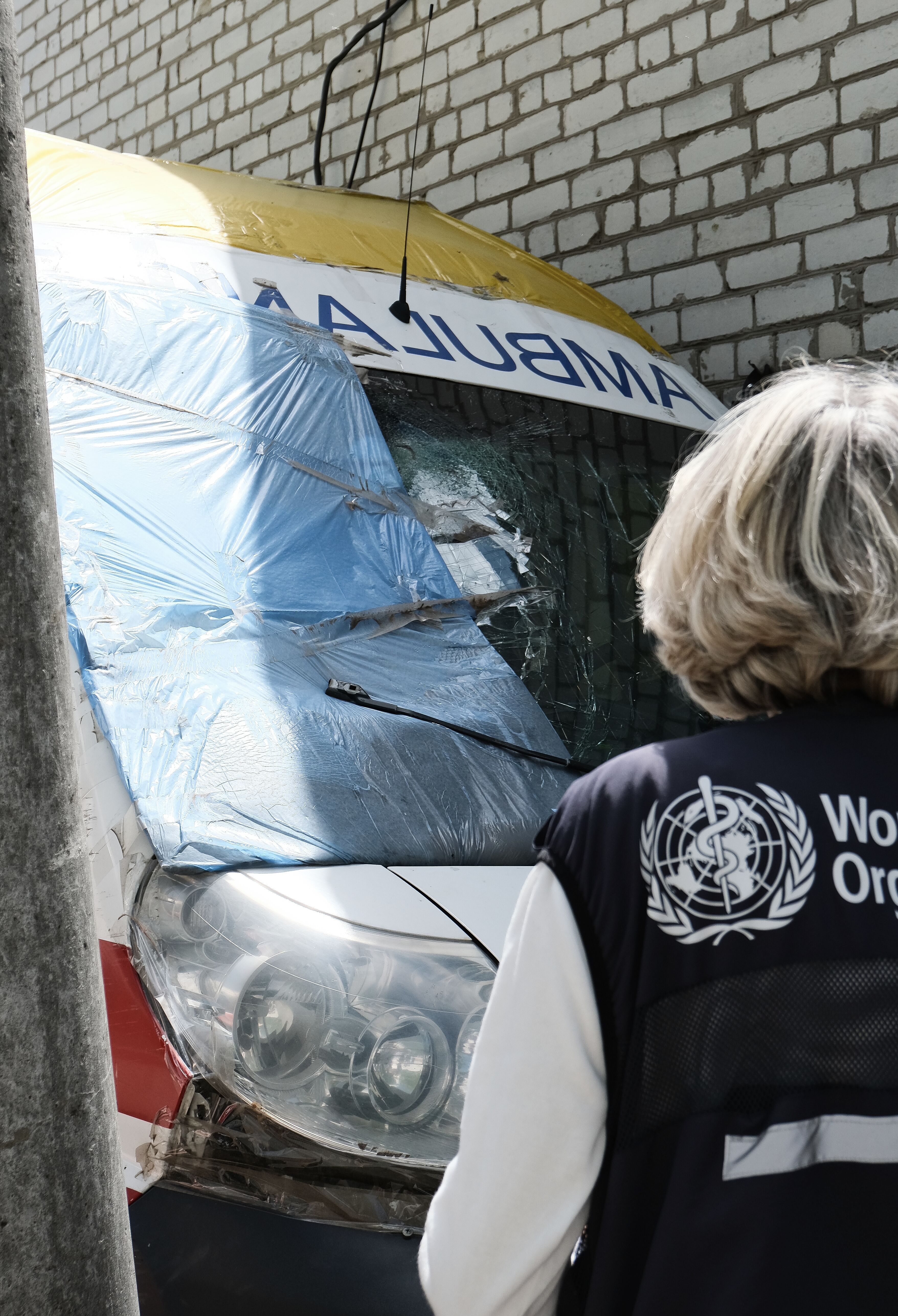 WHO recently provided the Ukraine Ministry of Health 20 all-terrain ambulances able to traverse areas where the roads are destroyed to help with the ever-growing task of providing healthcare to all who need it