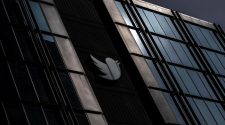 Twitter asks some laid off workers to come back, Bloomberg reports