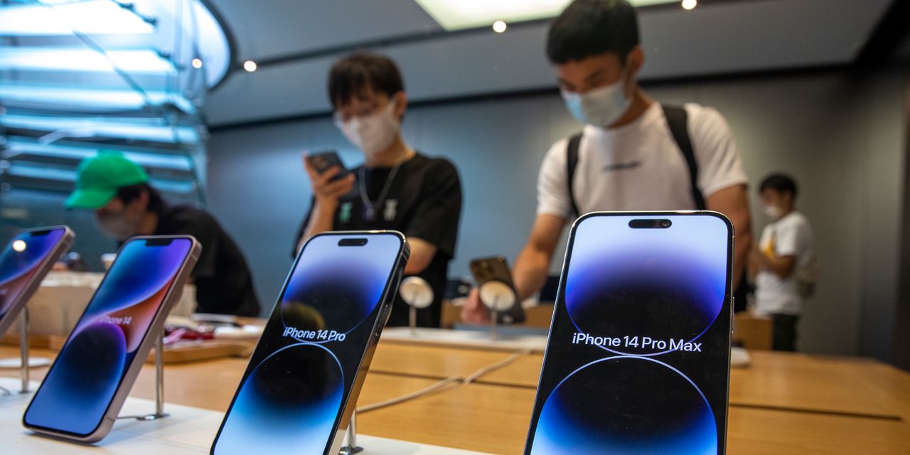 Apple Makes Plans to Move Production Out of China