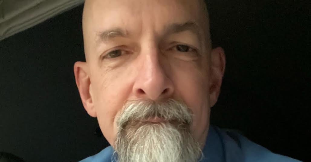 I am Neal Stephenson, sci-fi author, geek, and [now] sword maker